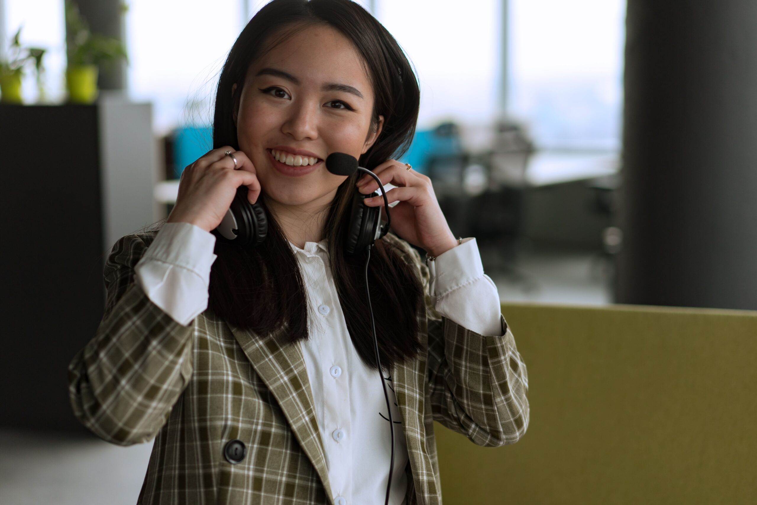 Chatbot passing a conversation to a human agent