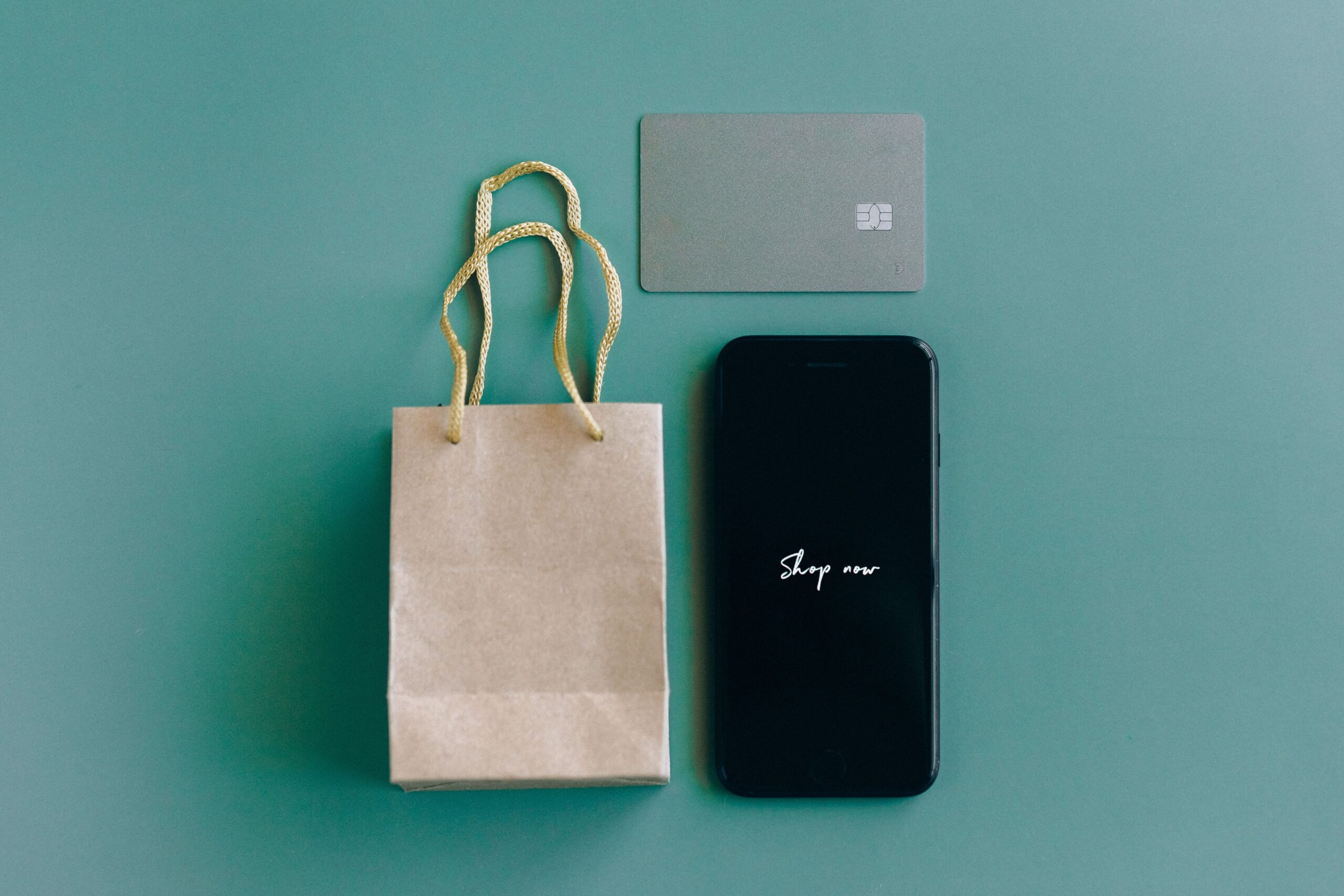 Online store chatbot answering a product question