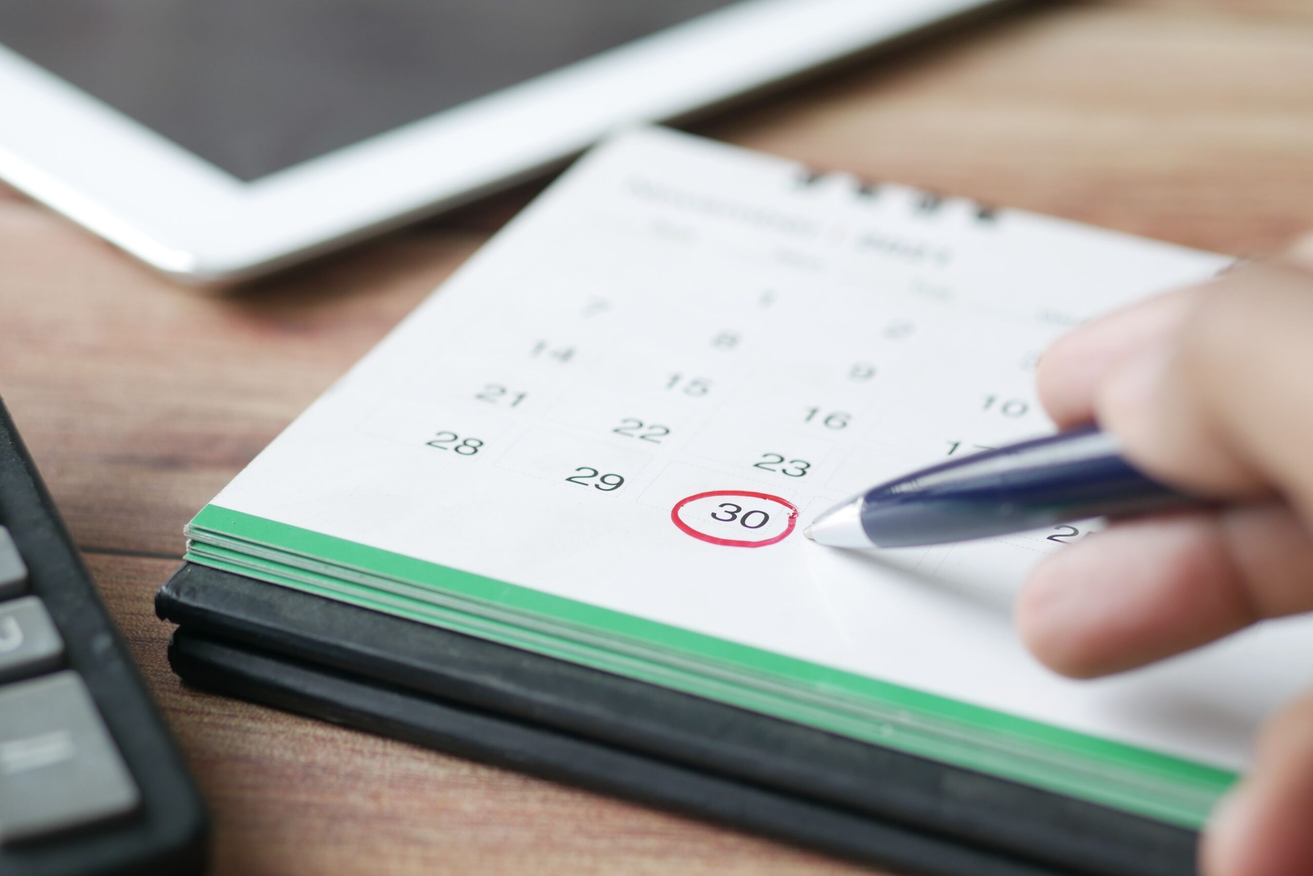 Marking which slots in the week are safe to schedule ahead